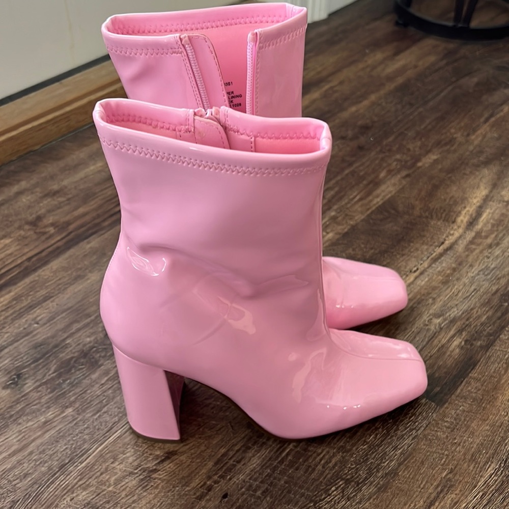 Brand new Steve Madden booties